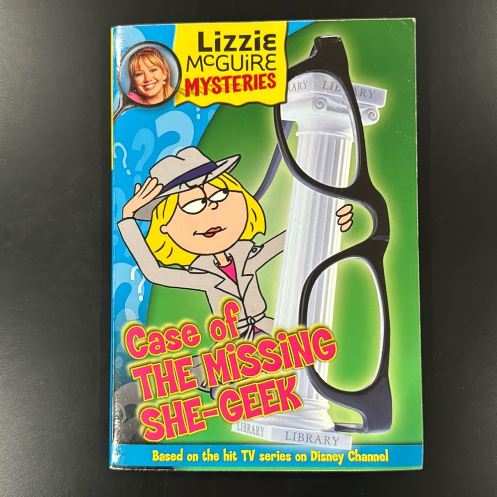 Lizzie McGuire Mysteries #3: Case of the Missing She-Geek - Paperback Novel